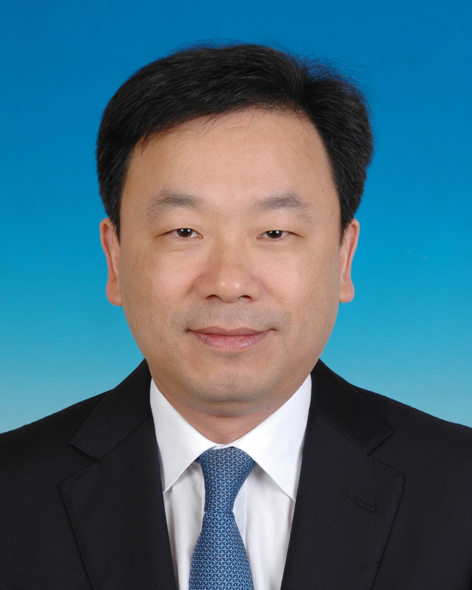 李　斌